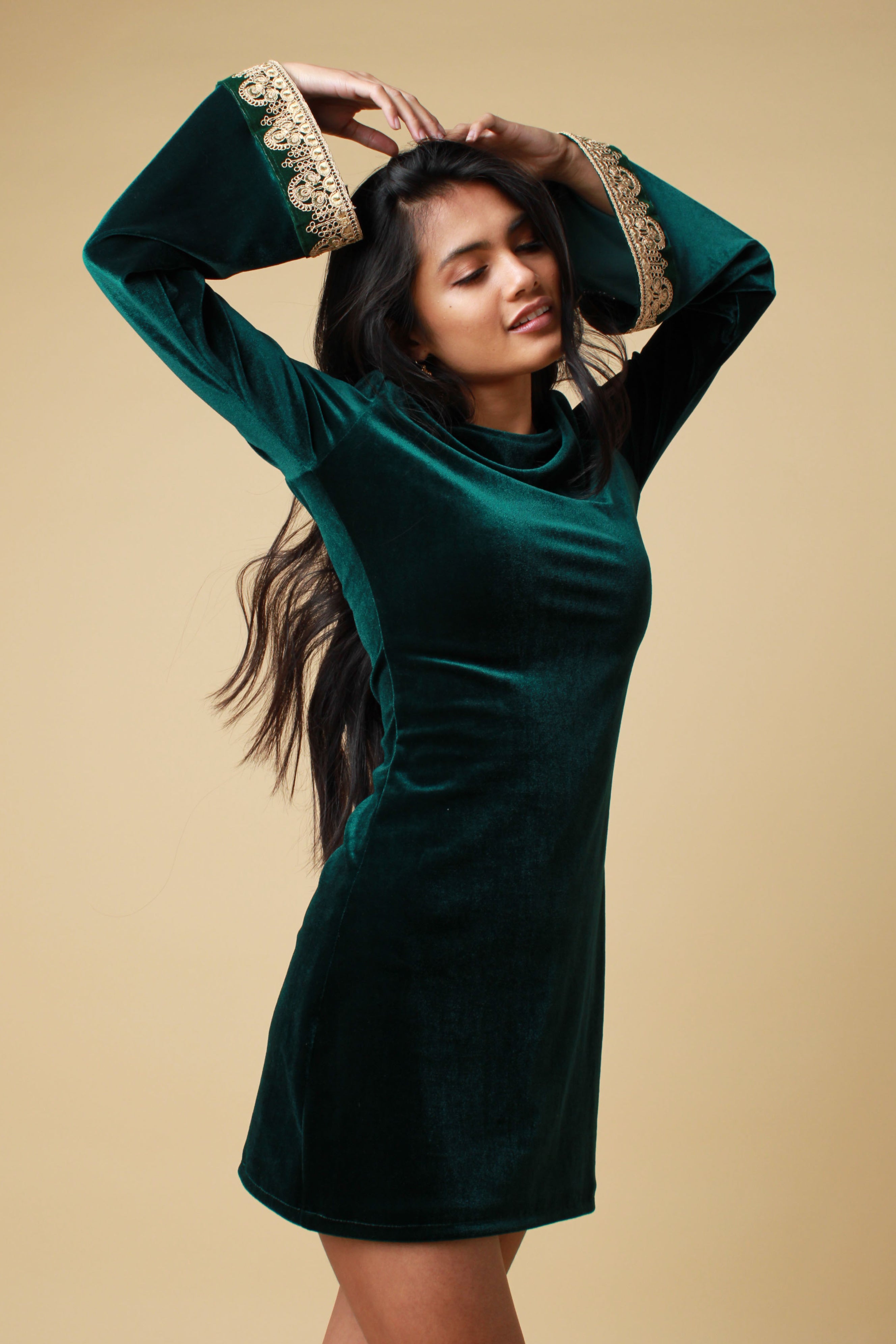 Backless Spaghetti Straps Dark Green Velvet Dress - Xdressy